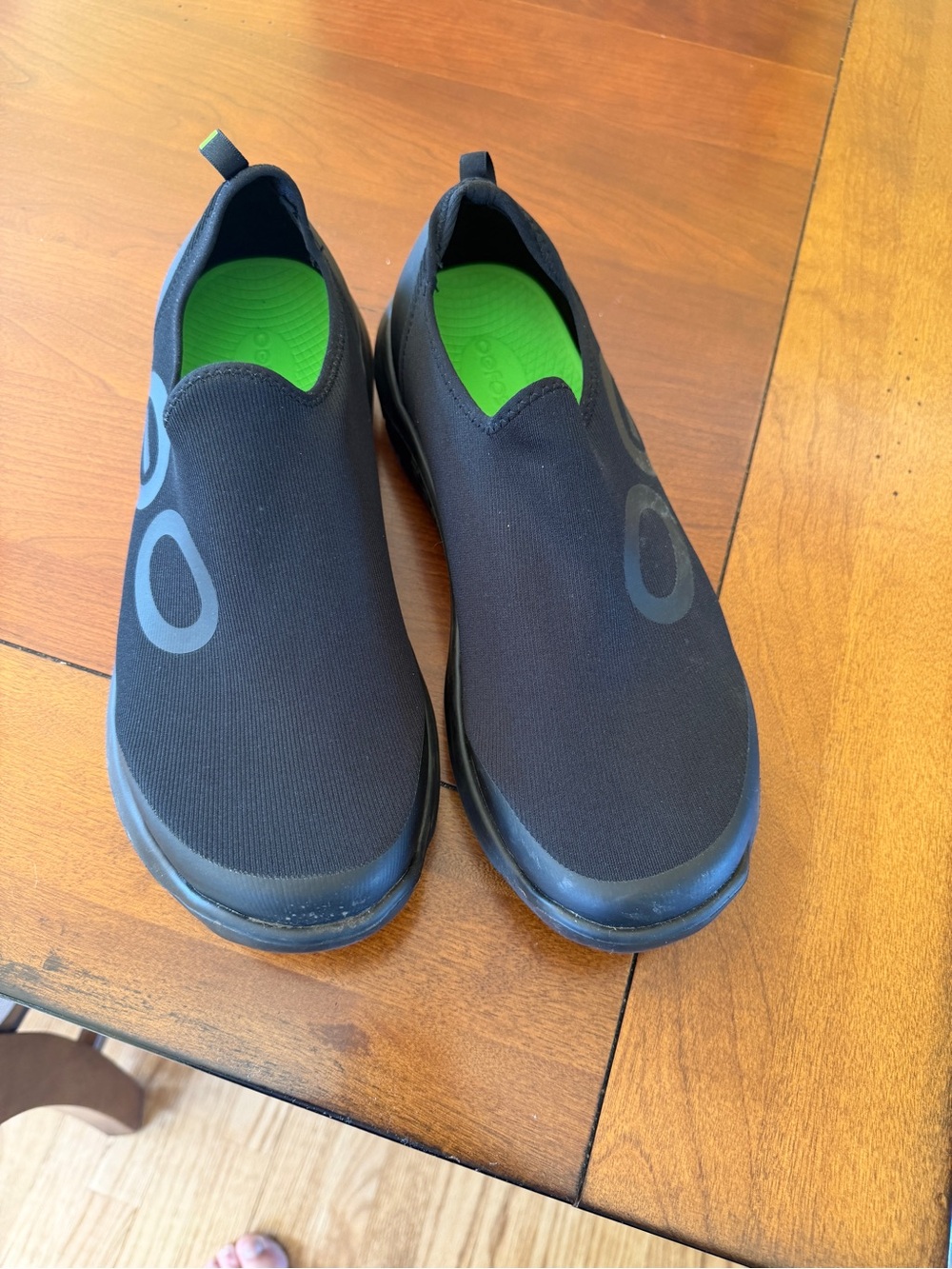 Men's Slip-On Casual Shoes in Black with Green Insole